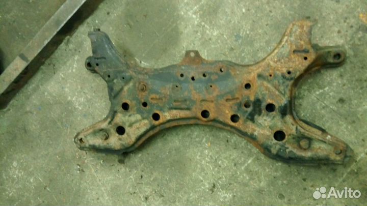 Джили эмгранд передний подрамник