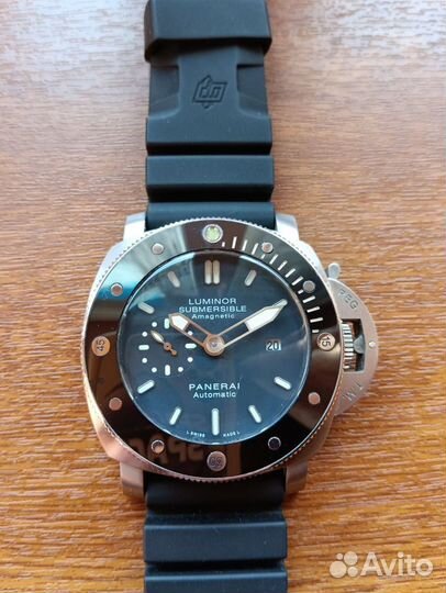 Часы Panerai Luminor submersible amagnetic