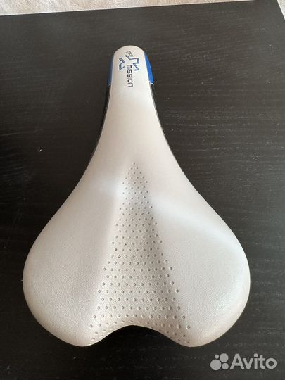 Седло для велосипеда кожаное