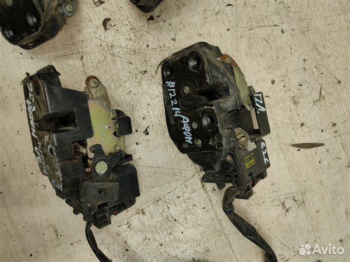 Замок двери Mazda 626