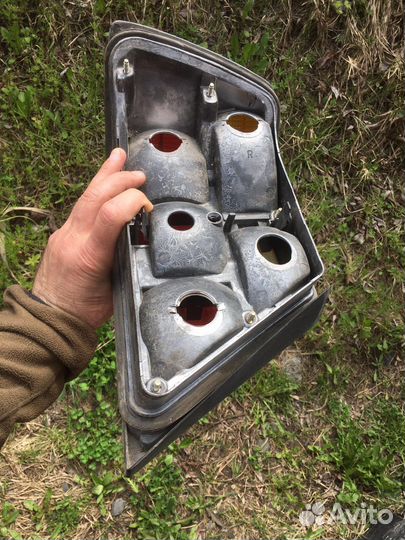 Мерседес w124 фонарь левый задний