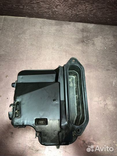 Корпус блока предохранителей Audi A6 C5 ALF 2400