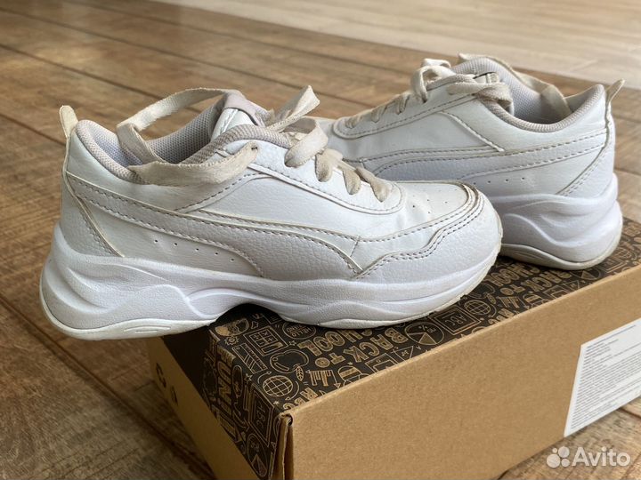 Кроссовки для девочки 28,5