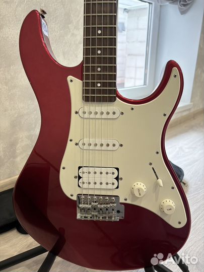 Электрогитара Yamaha pacifica 012