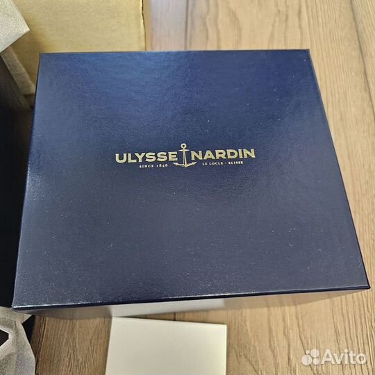 Коробка Ulysse Nardin для часов