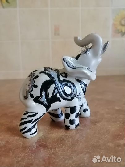 Статуэтка слон