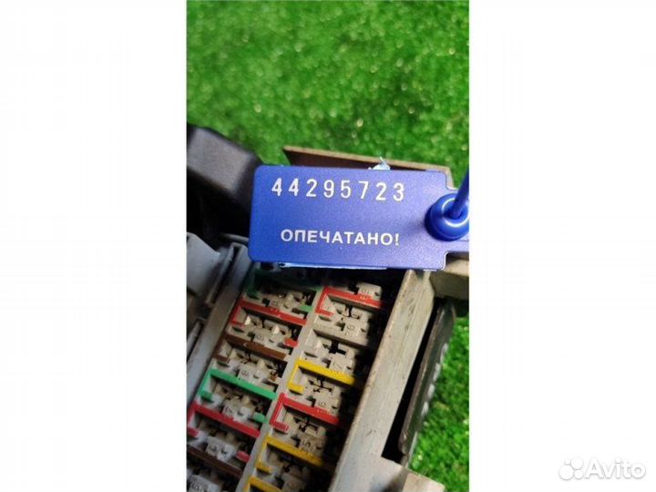 Блок предохранителей Opel Zafira 1999