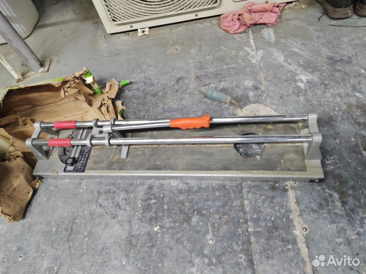 Плиткорез отдам за сладости детям