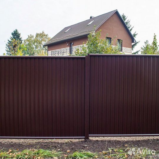 Забор из профнастила в рамке в Торопце