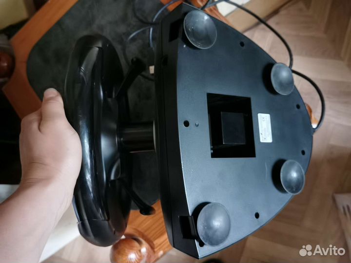 Игровой руль Genius