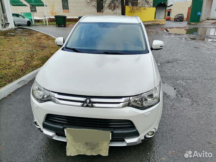 Mitsubishi Outlander 2.4 CVT, 2015, 141 131 км