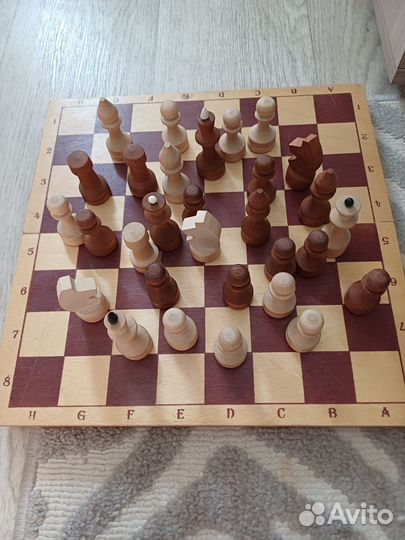 Шахматы деревянные, не хватает 2 фигуры