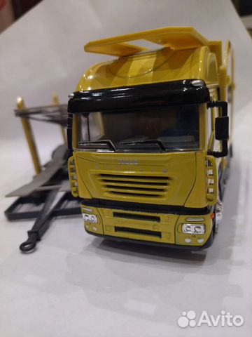 Автовоз Iveco Strails от New Ray 1:43