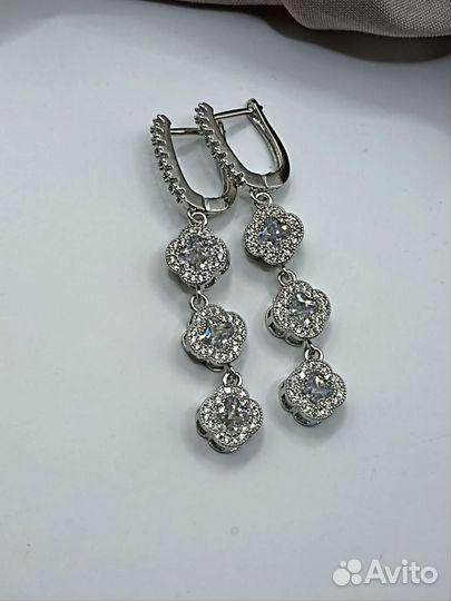 Серьги Van Cleef с кристаллами Сваровски