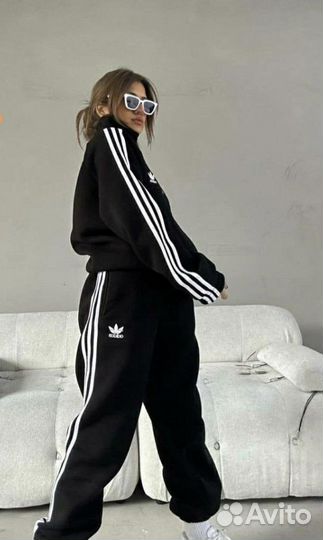 Спортивный костюм женский