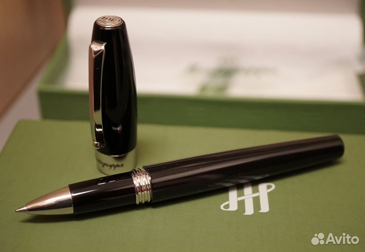 Montegrappa черный роллер с отделкой палладием