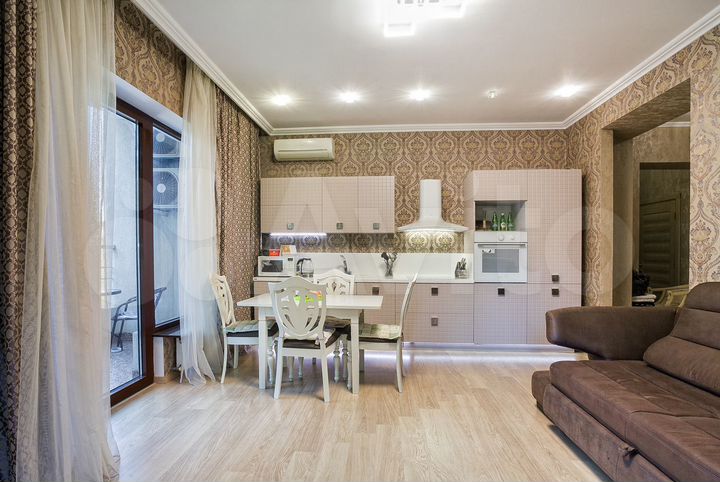 3-к. квартира, 90 м², 3/17 эт.