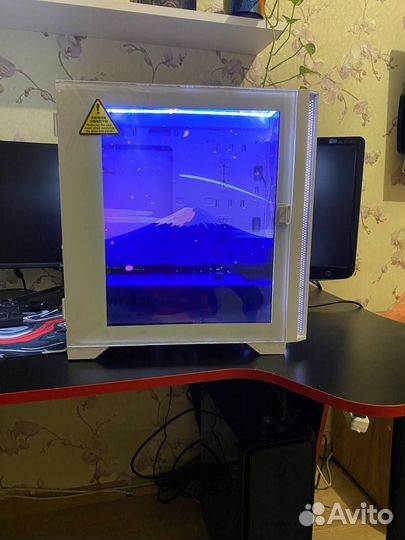 Корпус со встроенным дисплеем