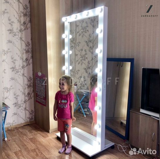 Гримерное зеркало с подсветкой