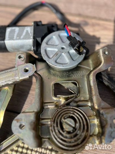 Стеклоподьемник передний правый Geely Mk 2010