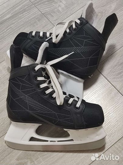 Коньки хоккейные 35 размер