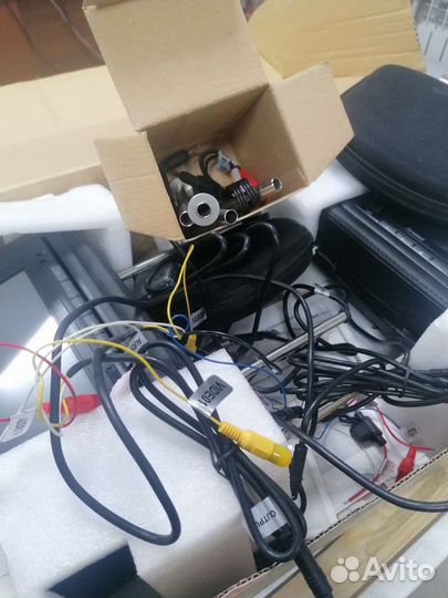 Телевизор Farenheit HDR 9BK в Подголовнике