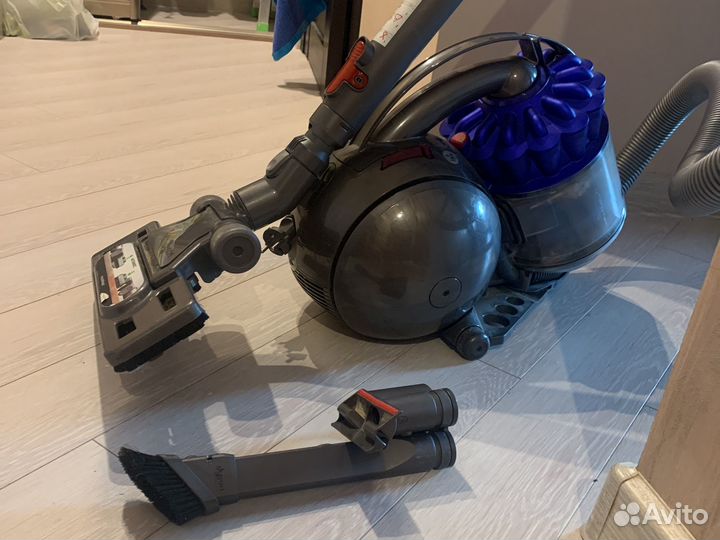 Пылесос Dyson dc 37