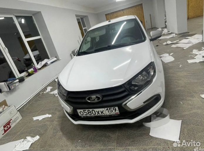 Белый плёнка для такси