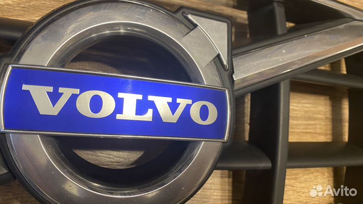 Решетка радиатора Volvo XC 70