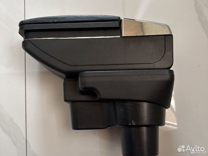 Подлокотник