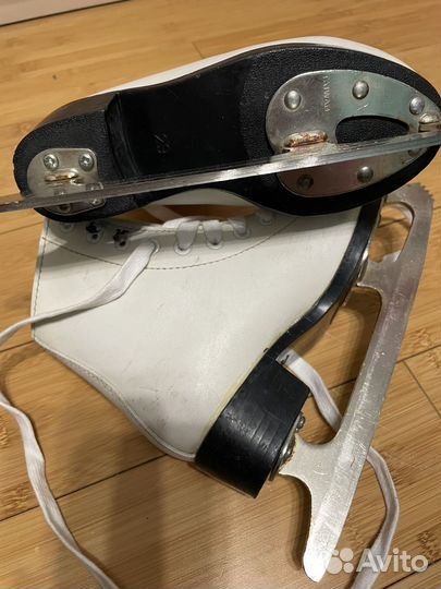 Коньки фигурные для девочки 29 Graf Montana