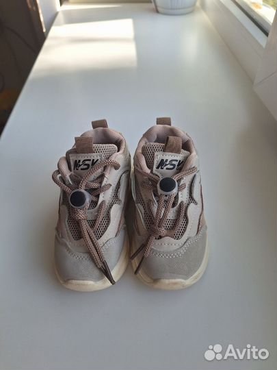 Кроссовки 24 размер