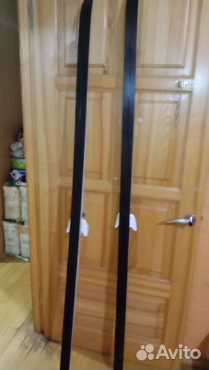 Лыжи беговыес ботинами и палками