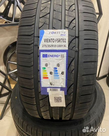 Fortune FSR702 245/40 R19 и 275/35 R19 98Y