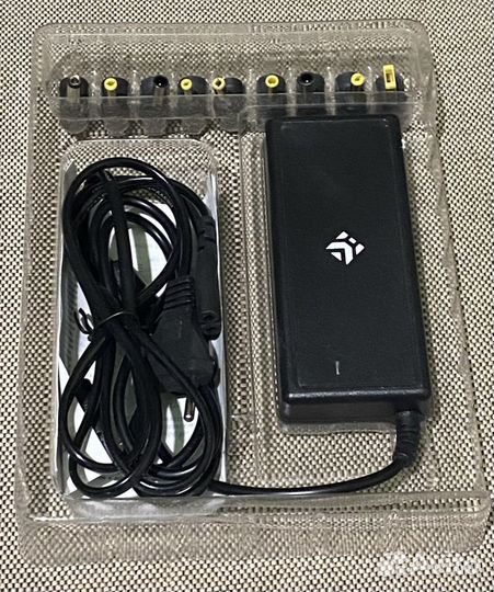 Универсальня зарядка для ноутбука