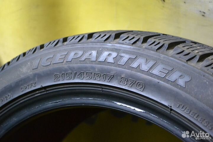 Bridgestone Ice Partner 215/45 R17