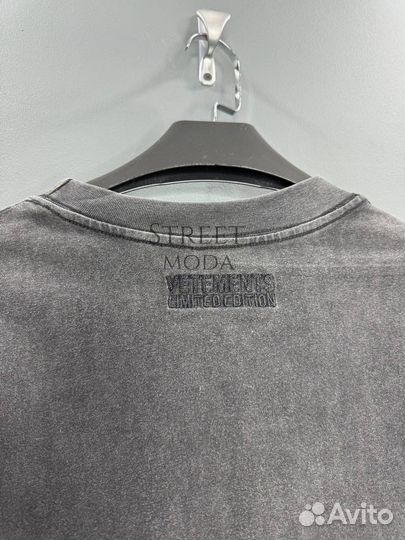 Футболка Vetements