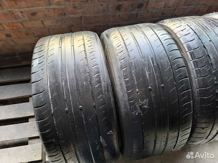 Dunlop SP Sport Maxx 050 235/40 R19 и 265/35 R19