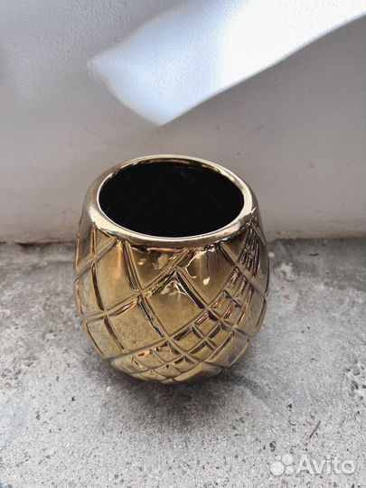 Кашпо золото