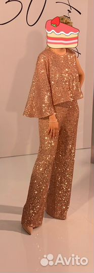 Комбинезон с накидкой