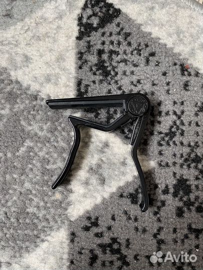 Каподастр для гитары