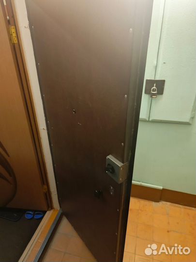 Дверь входная металлическая