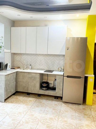 2-к. квартира, 56 м², 1/3 эт.