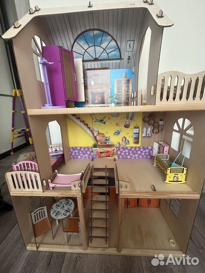 Продам детский кукольный домик деревянный