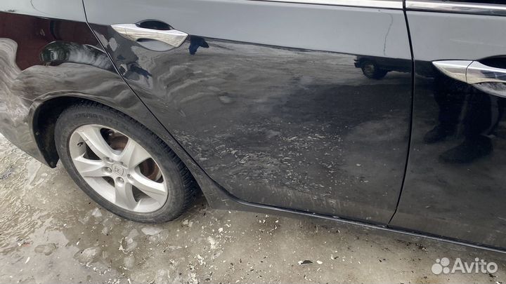 Задняя дверь honda accord 8