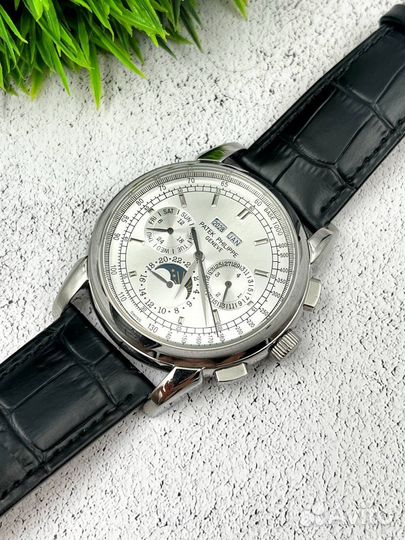 Поемиальные механические часы Patek Philippe