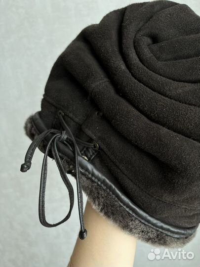 Зимняя шапка женская натуральная замша и мех
