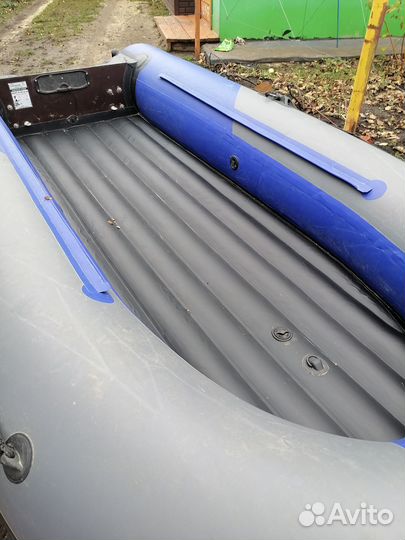 Лодка с мотором