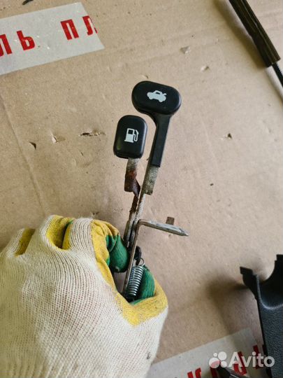 Тросик багажника Hyundai Solaris седан 2011