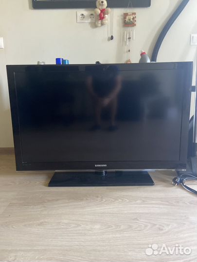 Телевизор Samsung LE32C450E1W